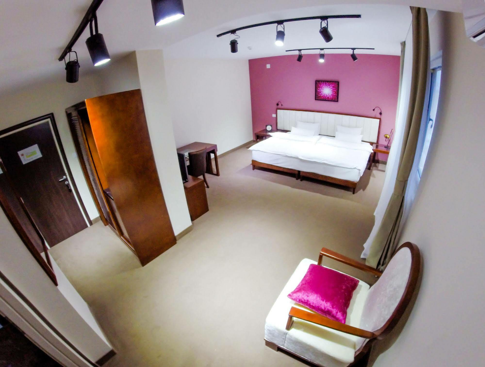 Garni Hotel Fortuna Belgrad Exterior foto